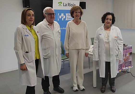 Rita de Pablo, Manuel Olivares, Begoña Ganuza y Arancha Ruiz, en la presentación esta mañana de la VI Semana del Cribado de la Violencia de Género, en el centro de salud de La Guindalera.