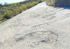 Lo baches en la Calleja Vieja, de Lardero, hoy en La Guindilla.