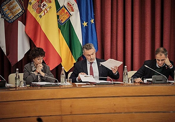 El alcalde Escobar en el pleno del pasado jueves.