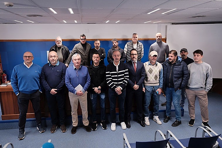 Representantes hosteleros antes de su comparecencia pública de este lunes para analizar la nueva ordenanza de terrazas.