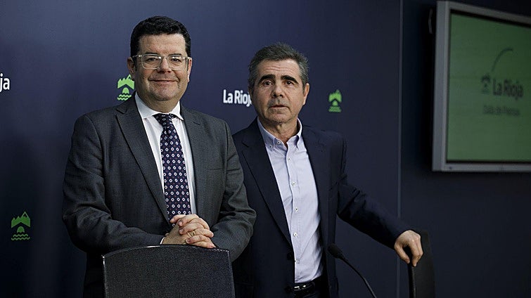 Alfonso Domínguez y Enrique Medrano, momentos antes de la presentación de los premiados.