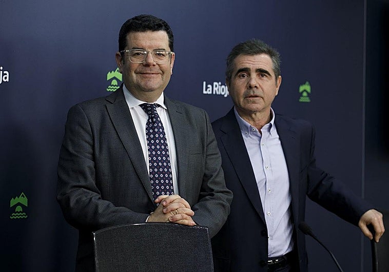 Alfonso Domínguez y Enrique Medrano, momentos antes de la presentación de los premiados.