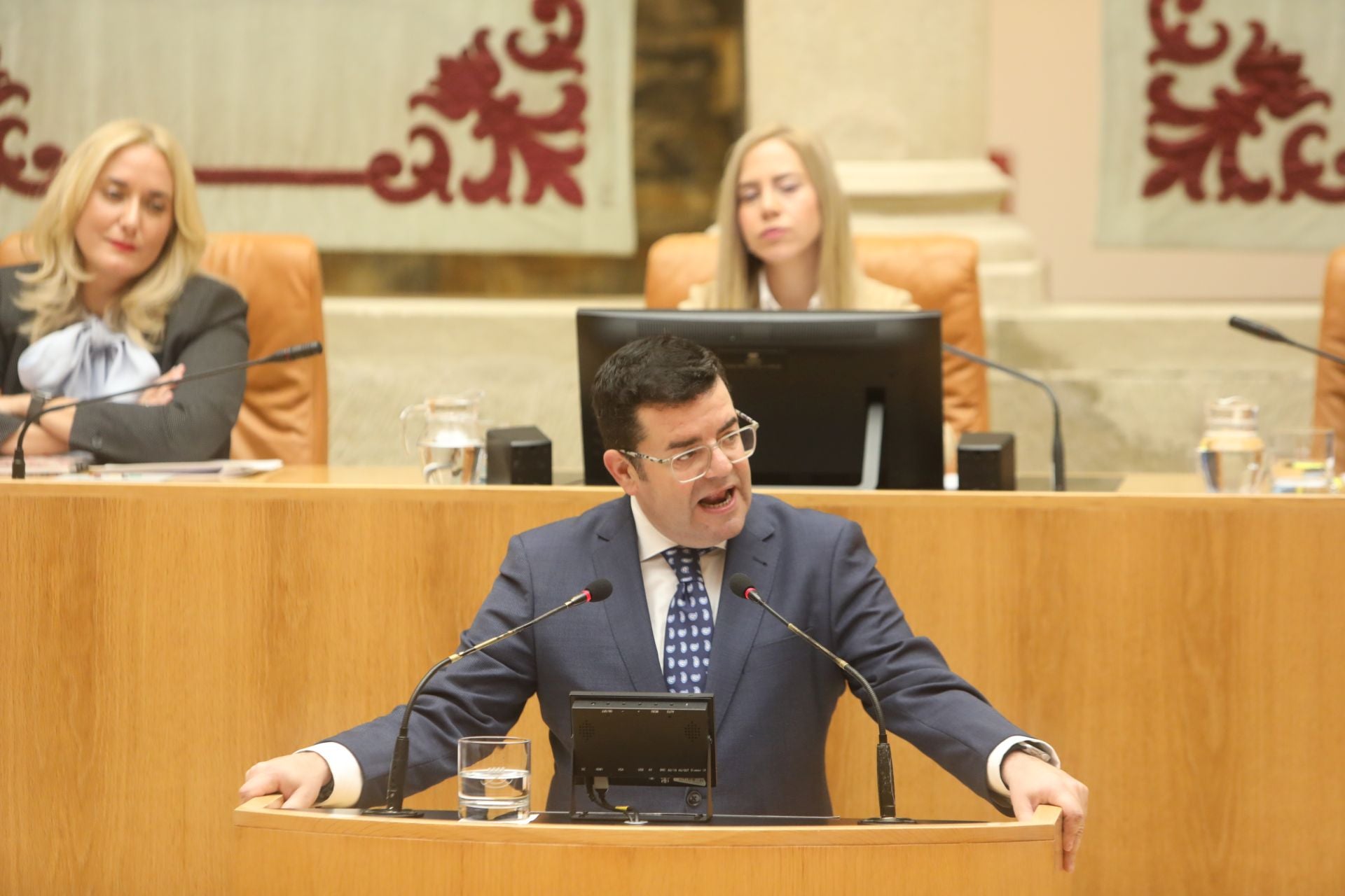 Las imágenes del pleno del Parlamento de La Rioja