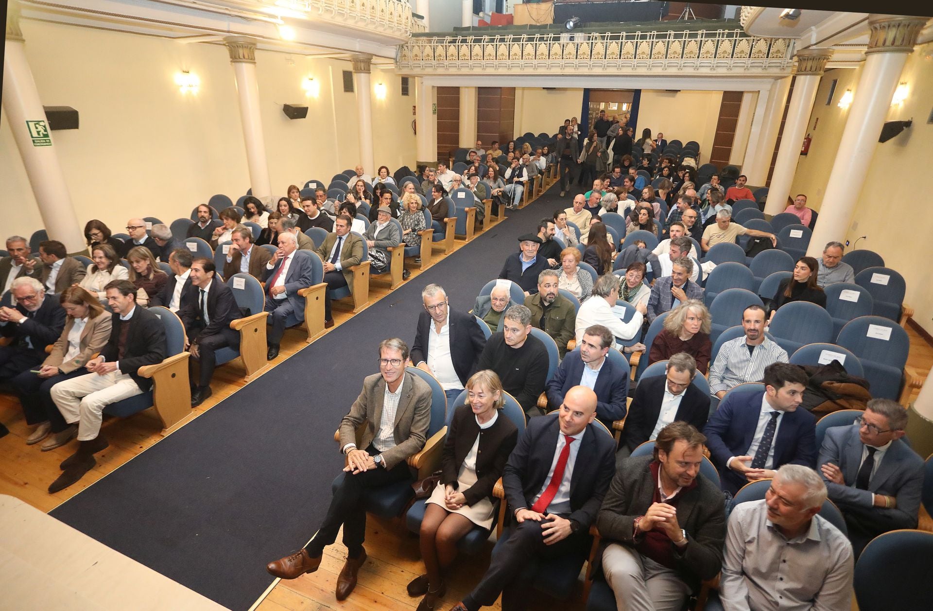 Estreno por todo lo alto del documental 'Estirpes del Rioja, la pasión que se hereda'