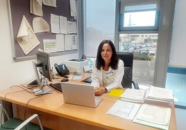 La doctora Álvarez, especialista en Urología, en su despacho del Hospital San Pedro.