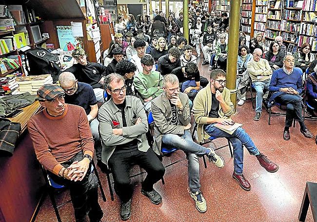 Presentación de la revista Filosofía &Co, ayer en Librería Cerezo, dentro de 'El día más pensado'.