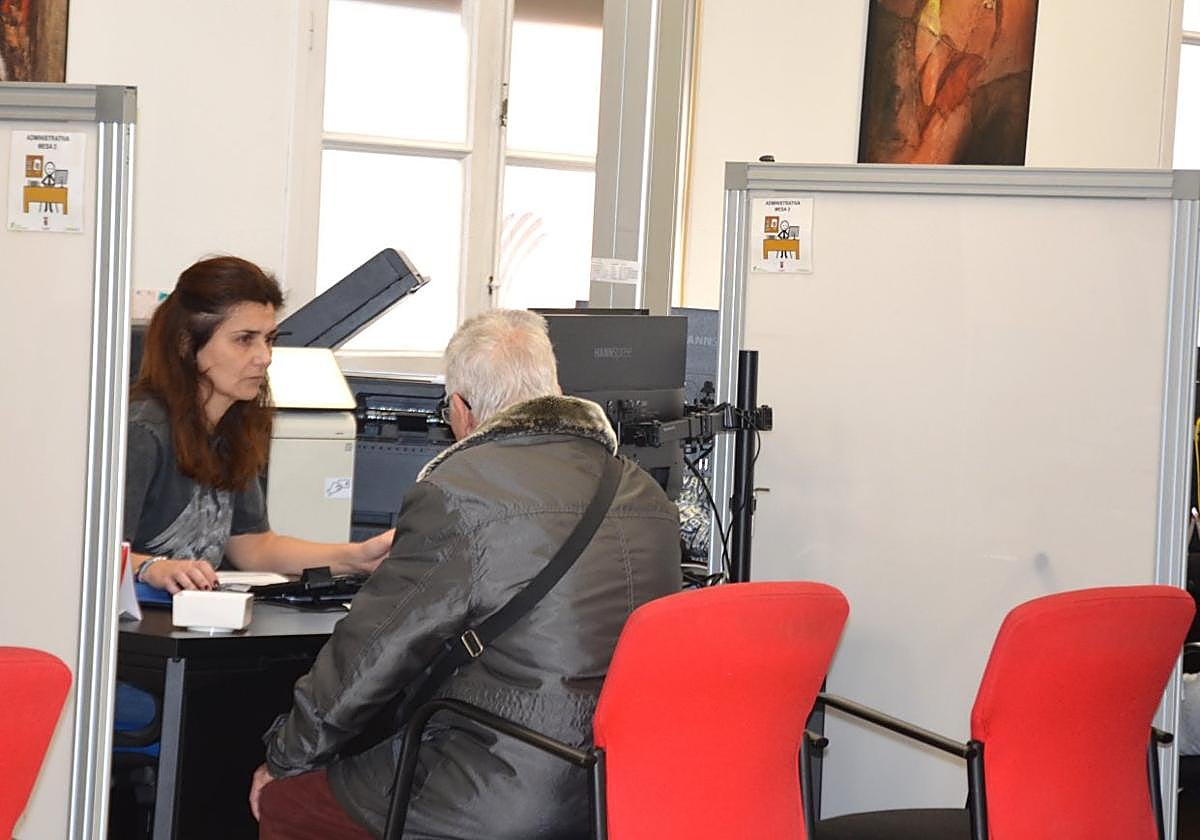 Puestos de la Oficina de Atención al Ciudadano de Calahorra.