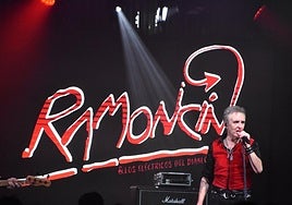 Ramoncín, el sábado en el concierto de la Sala Entreviñas en Aldeanueva de Ebro.