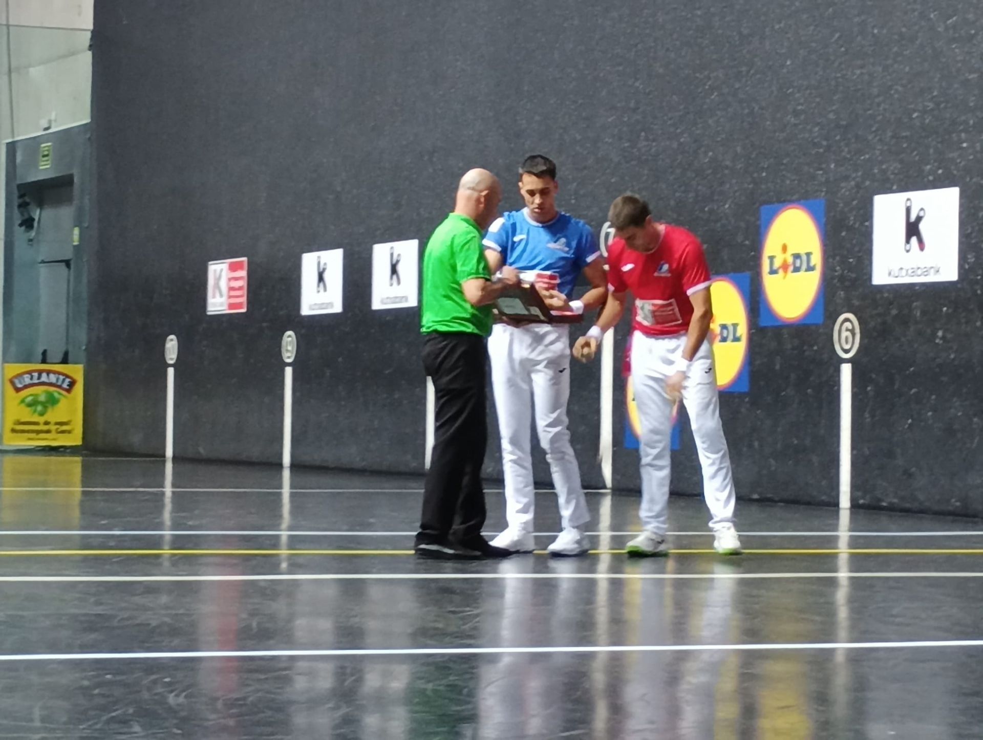 El ambiente durante la final del Cuatro y medio