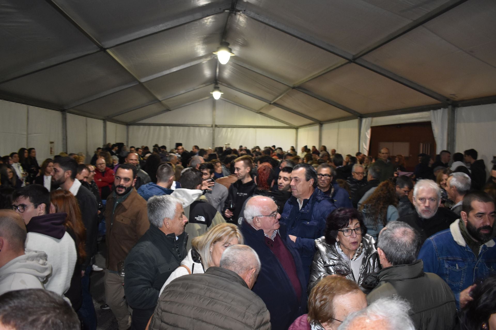 Las imágenes de la fiesta del &#039;Joven de Noviembre&#039; en Ausejo