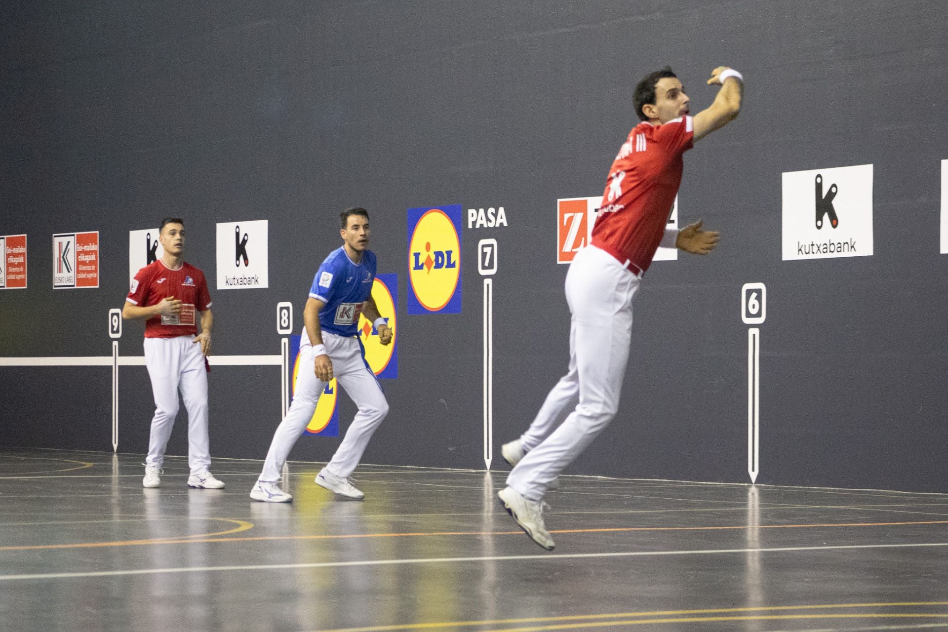 Las imágenes del debut de Carmelo Loza