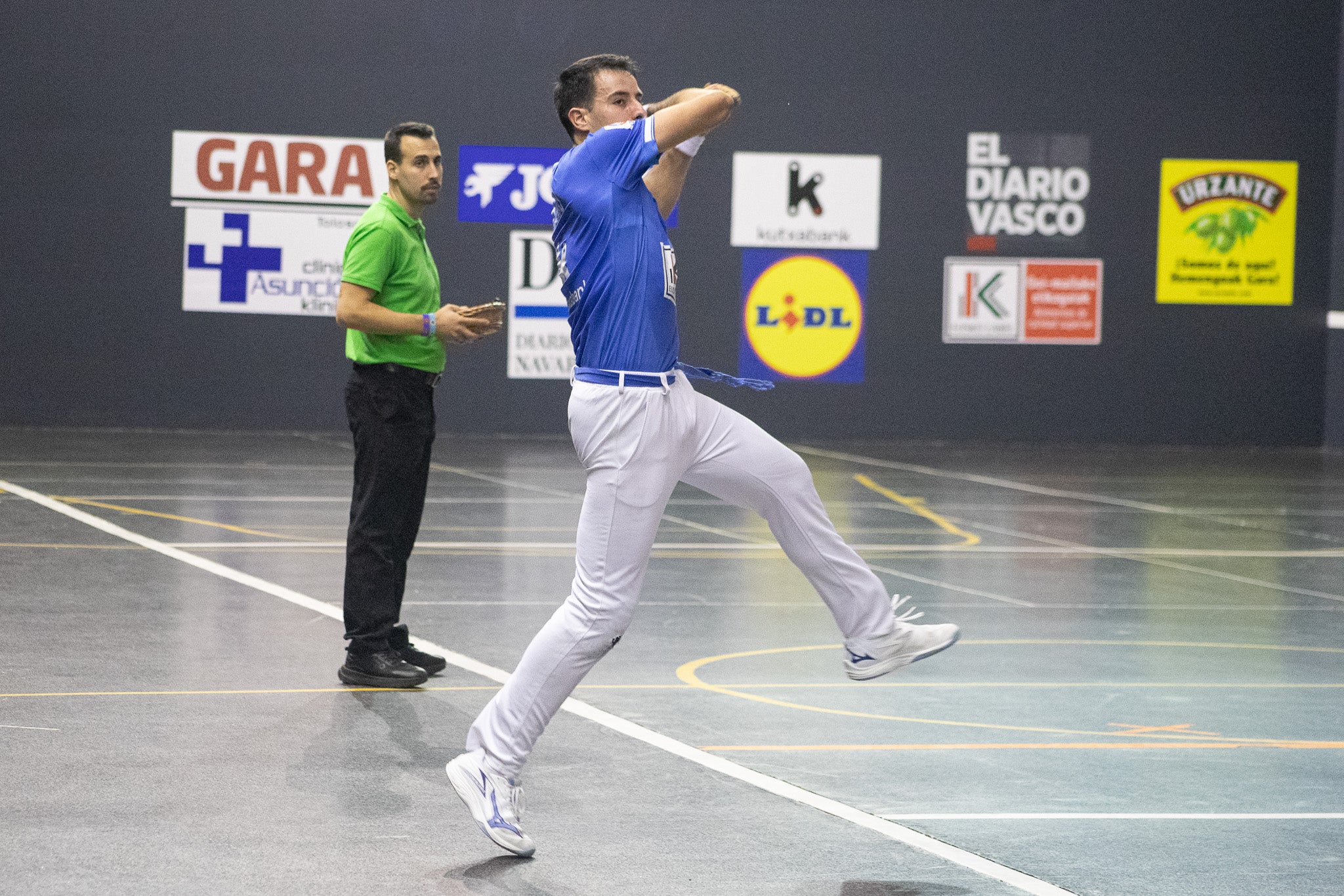 Las imágenes del debut de Carmelo Loza