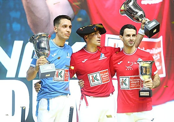 Zabala, Peio Etxeberria y Altuna III, en el podio.