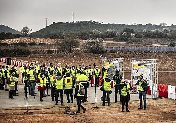 El exministro Ábalos, en una visita a las obras de la Ronda Sur en febrero de 2021.