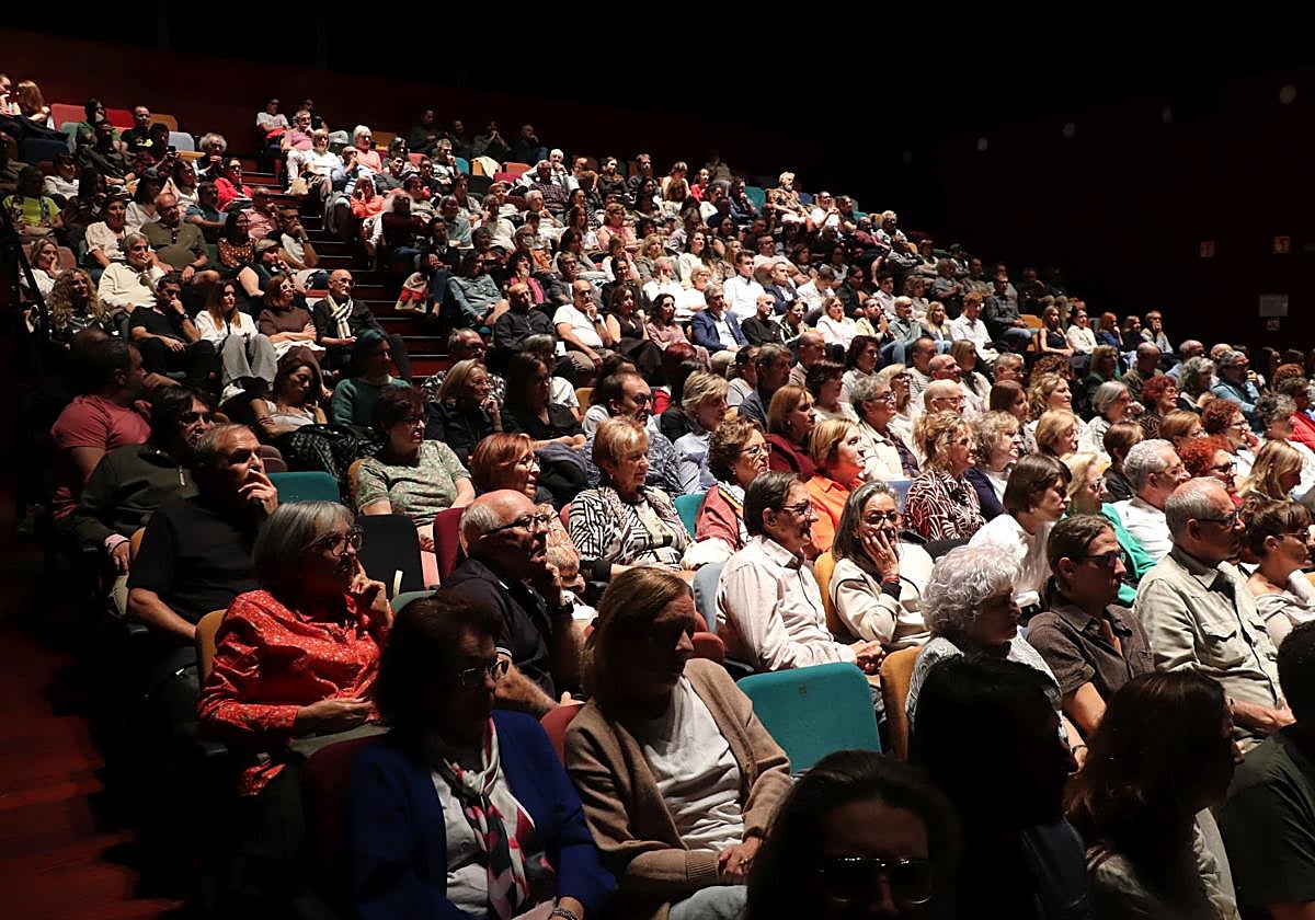 Público en el teatro Cervantes de Arnedo, en una imagen de archivo.
