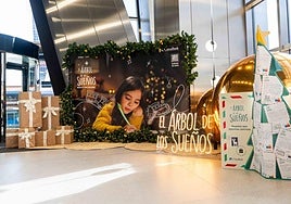 'El Árbol de los Sueños' de CaixaBank permitirá cumplir los deseos navideños de 160 niños vulnerables en La Rioja