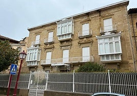El Palacio Pisón, en la calle Hermanos Sánchez del Río de Haro.