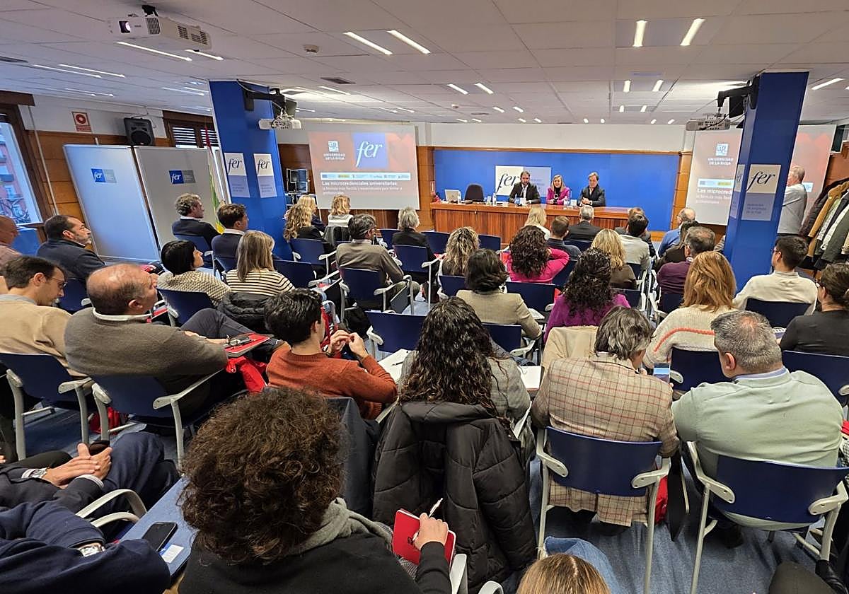La FER acerca a las empresas a la UR a través del programa de microcedenciales universitarias