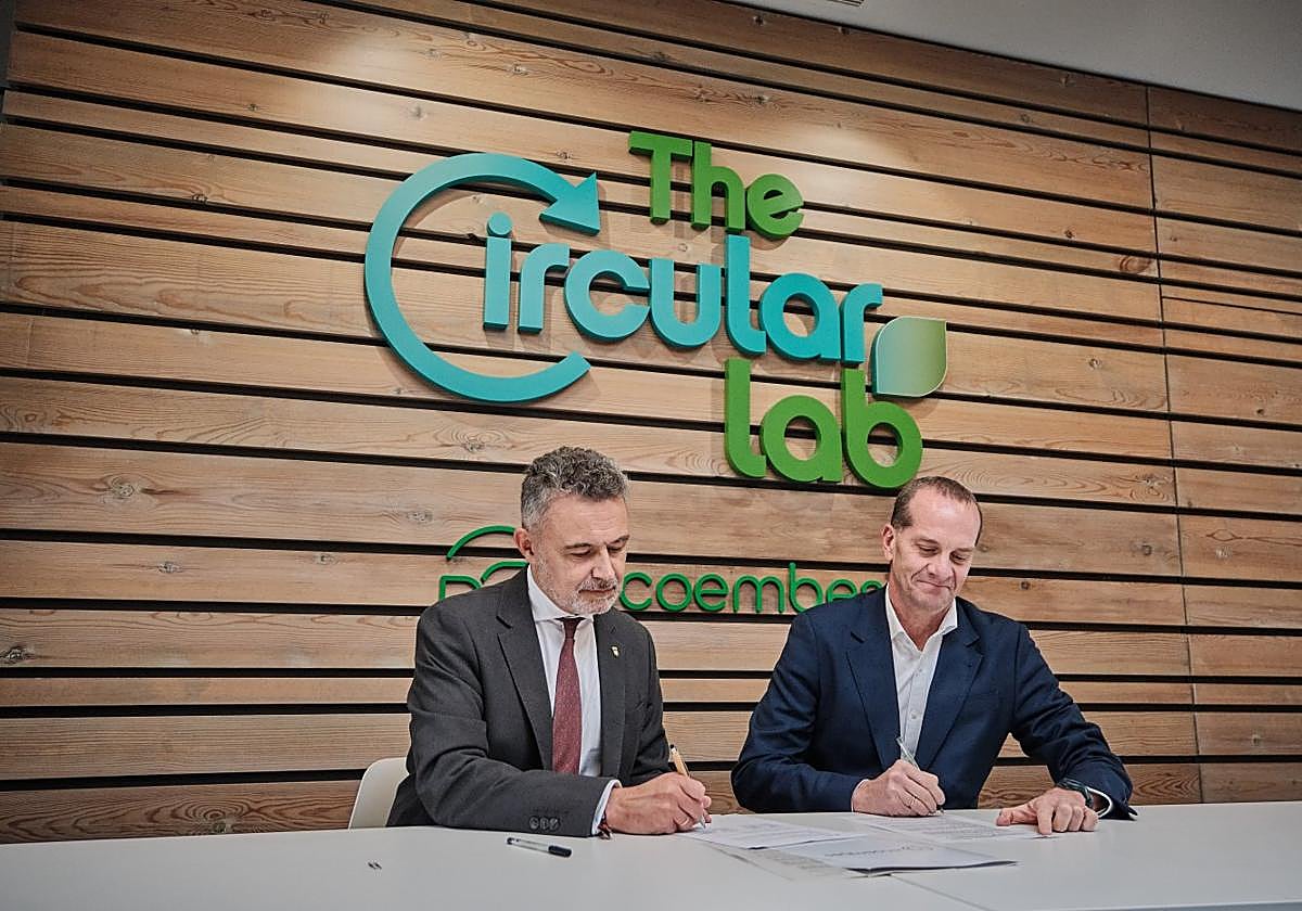 Escobar y Hervella, en la renovación del convenio.