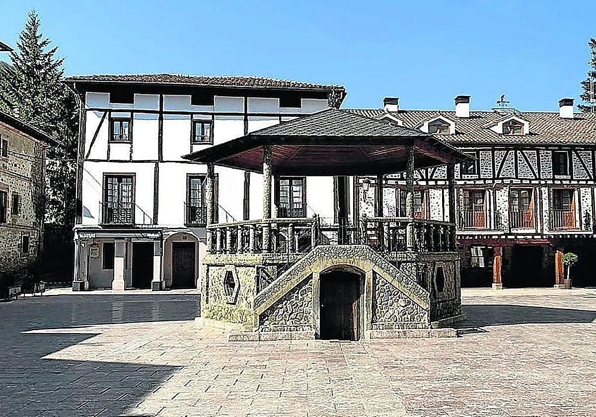 Plaza Conde de Torremúzquiz, en Ezcaray.