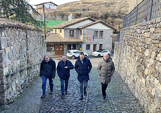 Visita de las autoridades a San Román de Cameros.