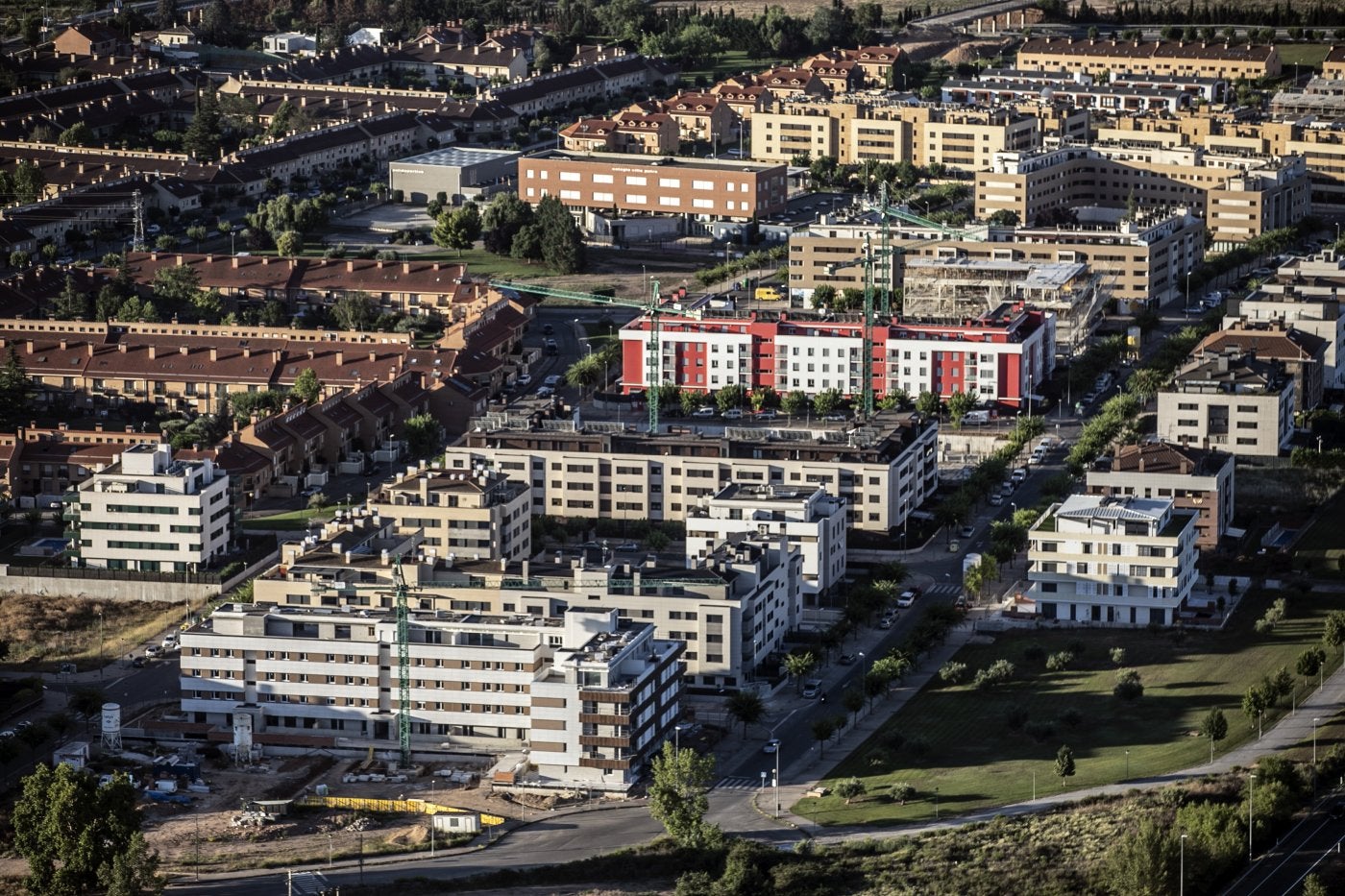 Vista panorámica de los barrios Villa Patro y Entre Ríos de Lardero, zonas de gran expansión de vivienda en La Rioja.