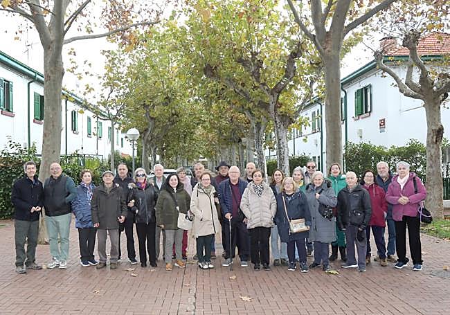 Foto de familia en la calle Rodrigo de Arriaga Mendo.
