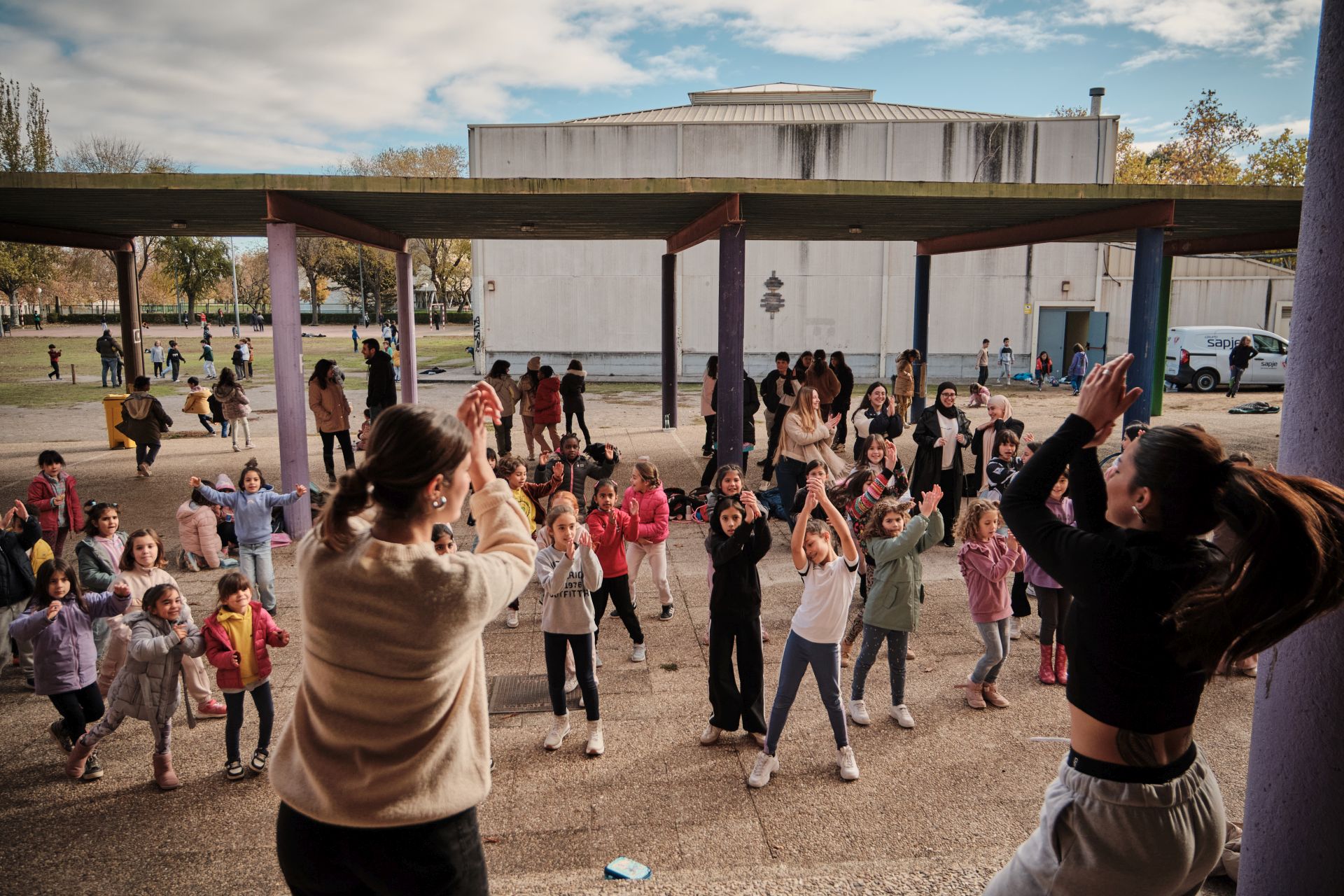 Patios que se transforman en espacios inclusivos