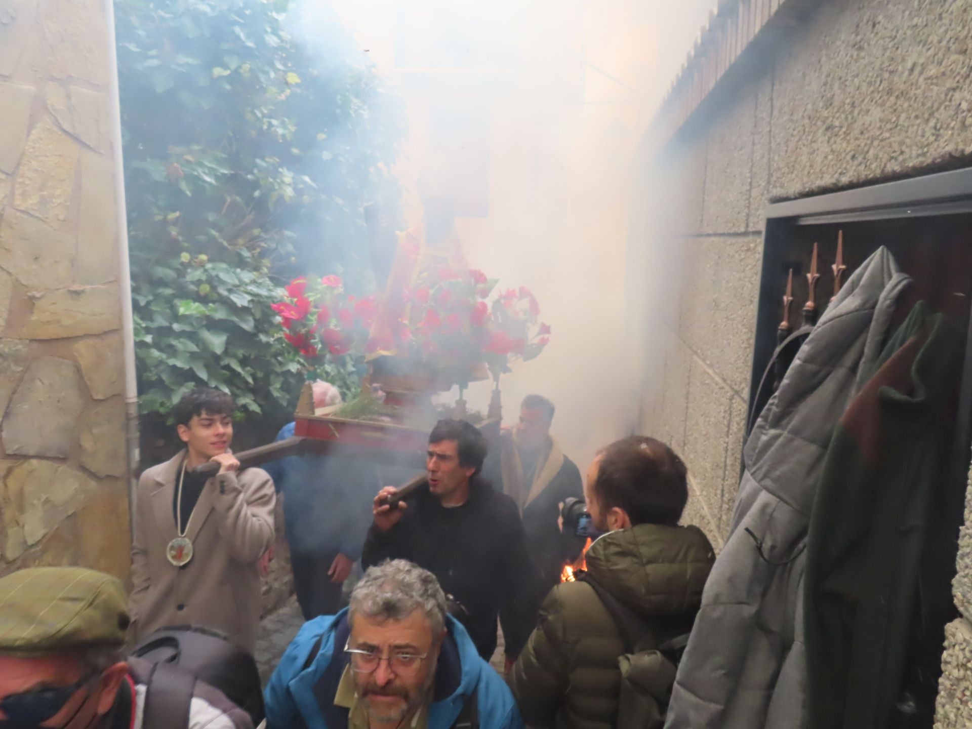 Arnedillo celebra la procesión del humo