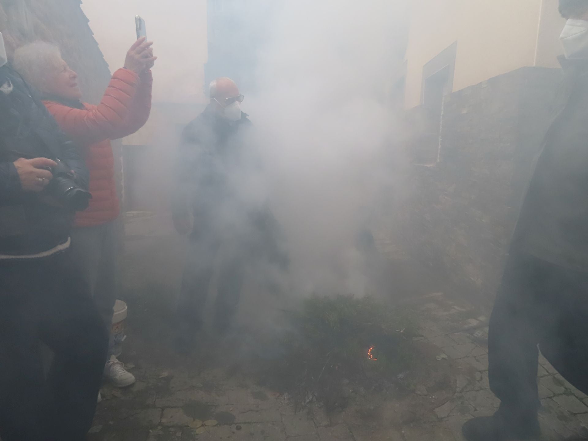 Arnedillo celebra la procesión del humo