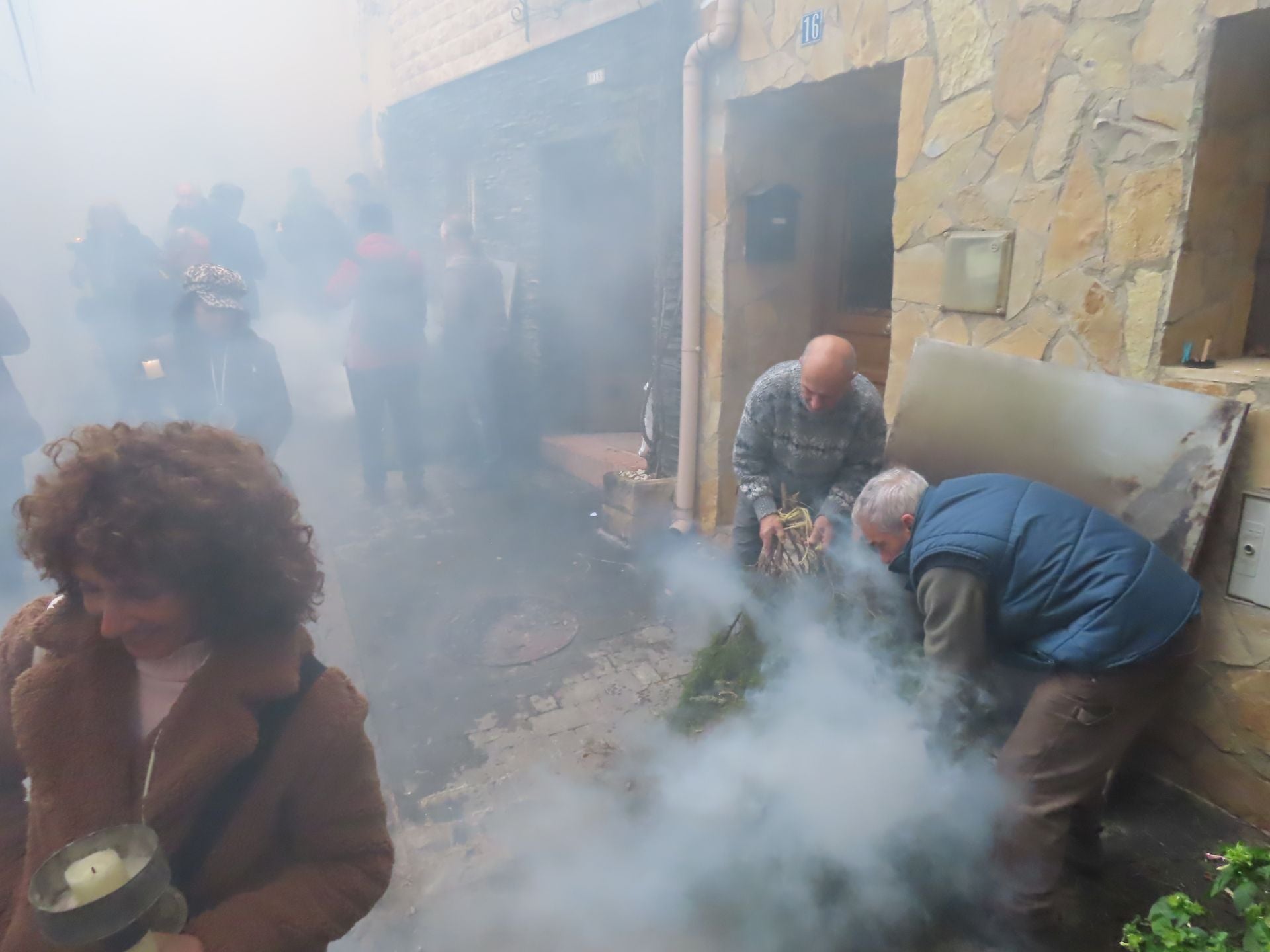 Arnedillo celebra la procesión del humo
