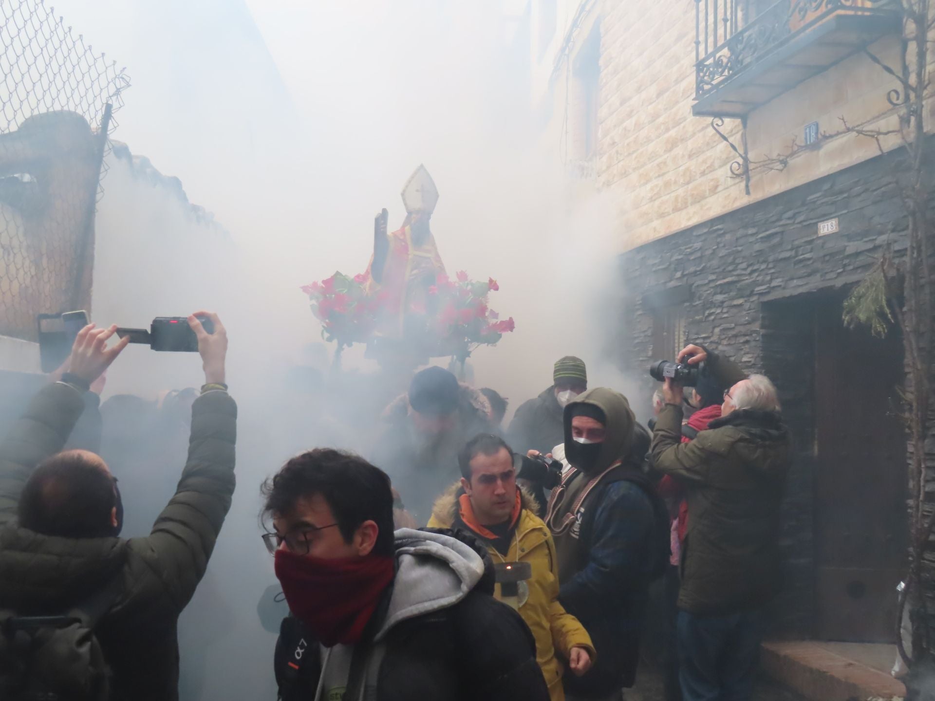 Arnedillo celebra la procesión del humo