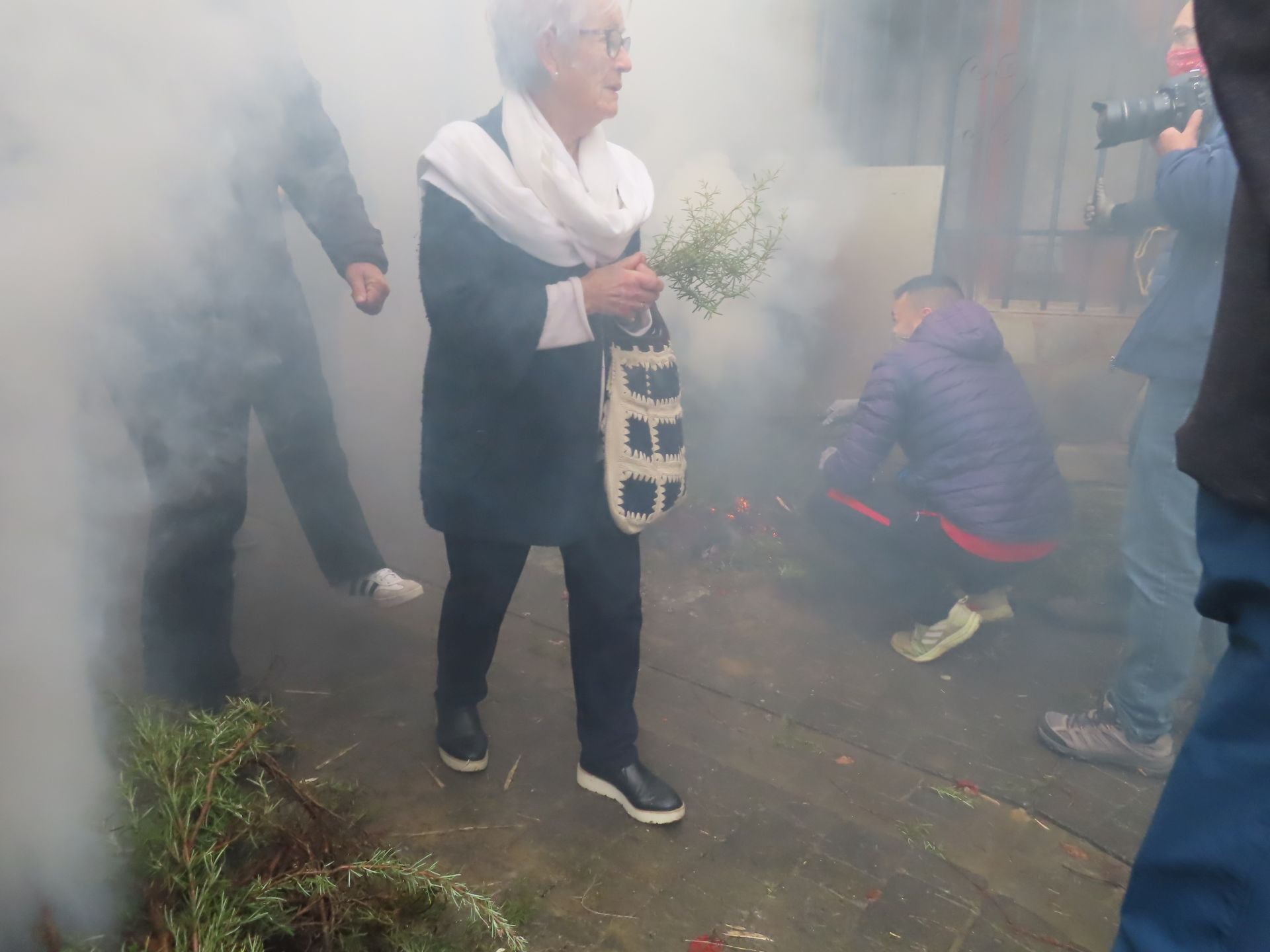 Arnedillo celebra la procesión del humo