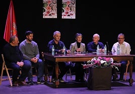 Imagen de la mesa inaugural con los conferenciantes de hace un año, con intervención de la edil de Agricultura, Guadalupe López.