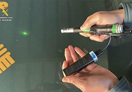 Denunciado por apuntar con un láser a aeronaves, pilotos de aviación civil y varios menores desde Agoncillo