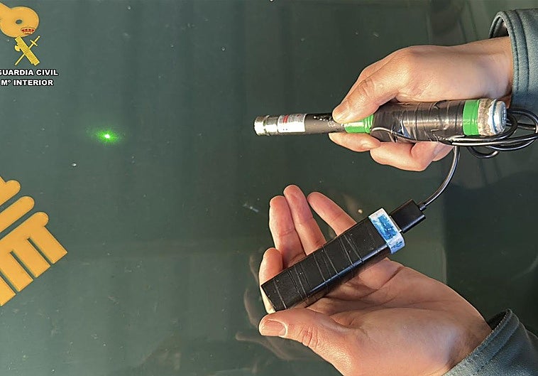 Denunciado por apuntar con un láser a aeronaves, pilotos de aviación civil y varios menores desde Agoncillo