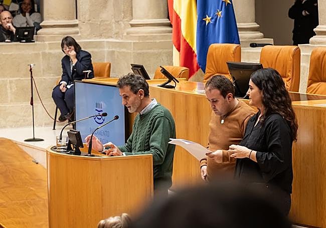 Pedro Antonio García, de La Rioja sin Barreras; y Alejandro García, de Asprodema, en la lectura del manifiesto.