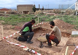 Imagen de los arqueológos en la campaña de San Miguel de Arriba
