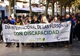 Concentración en Calahorra en apoyo a las personas con discapacidad
