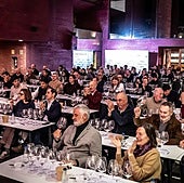 Espectacular la respuesta del público brindando y aplaudiendo a los seis protagonistas de la Cata del Año.