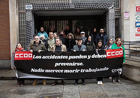 Concentración en CCOO, esta mañana