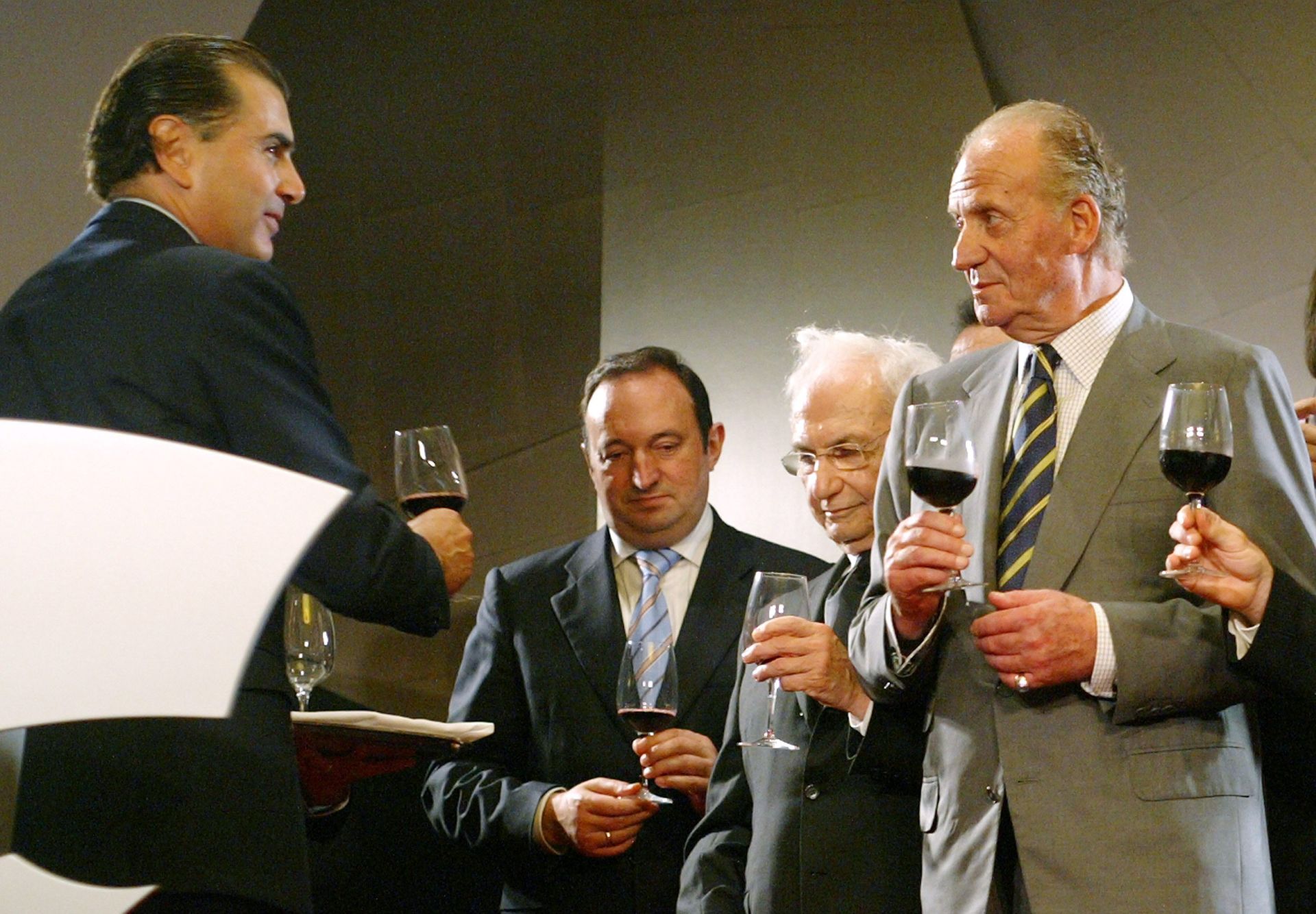 El rey Juan Carlos inauguró la icónica bodega de Rioja de Frank Gehry