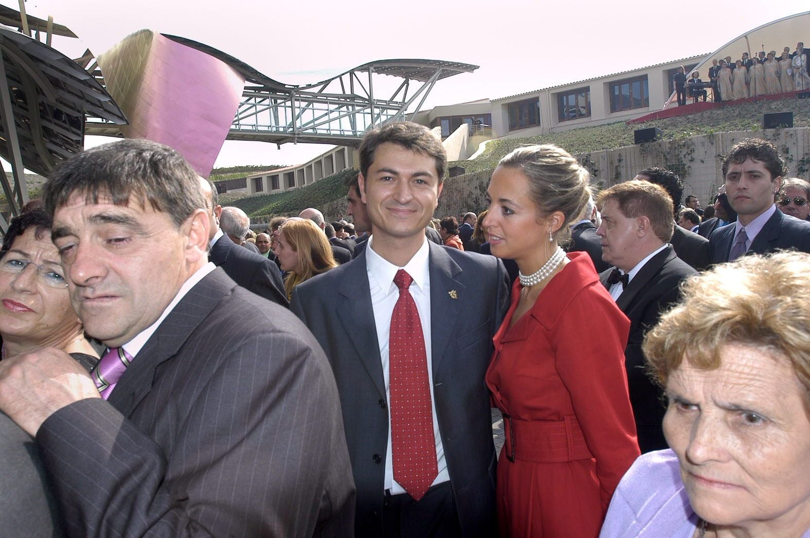 El rey Juan Carlos inauguró la icónica bodega de Rioja de Frank Gehry