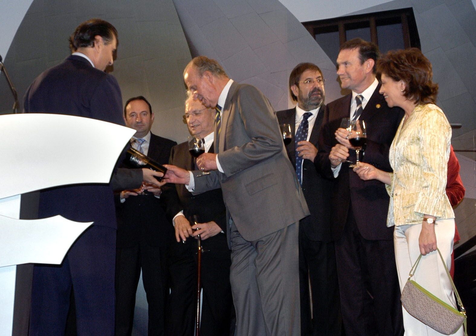 El rey Juan Carlos inauguró la icónica bodega de Rioja de Frank Gehry