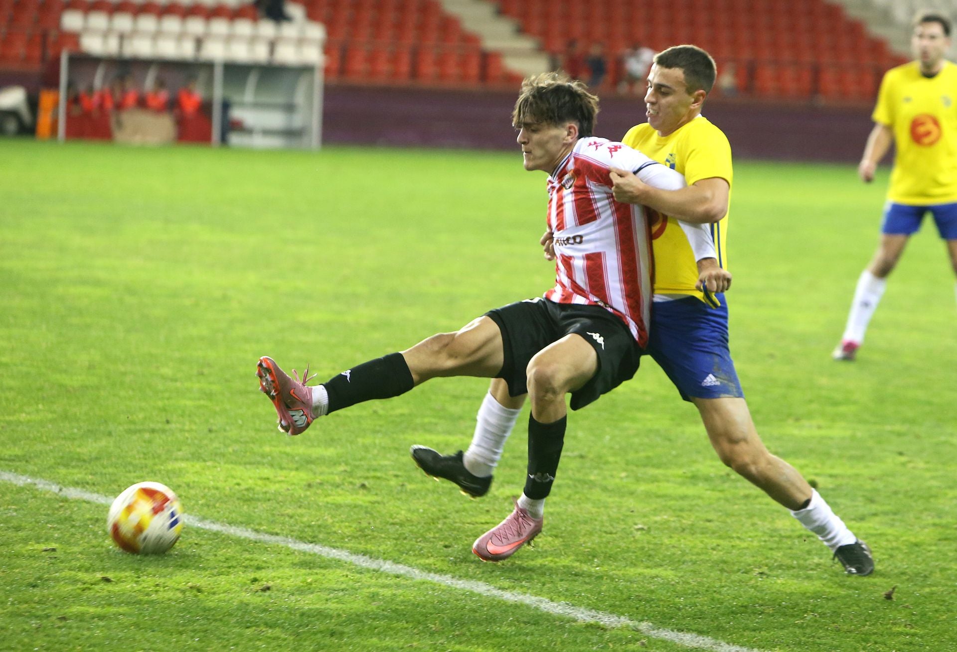 La SD Logroñés logra el triunfo ante el Ebro