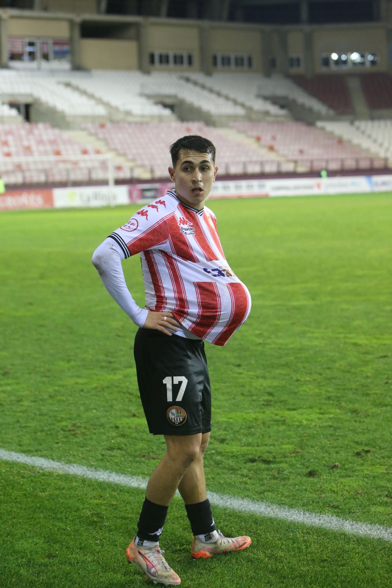 La SD Logroñés logra el triunfo ante el Ebro