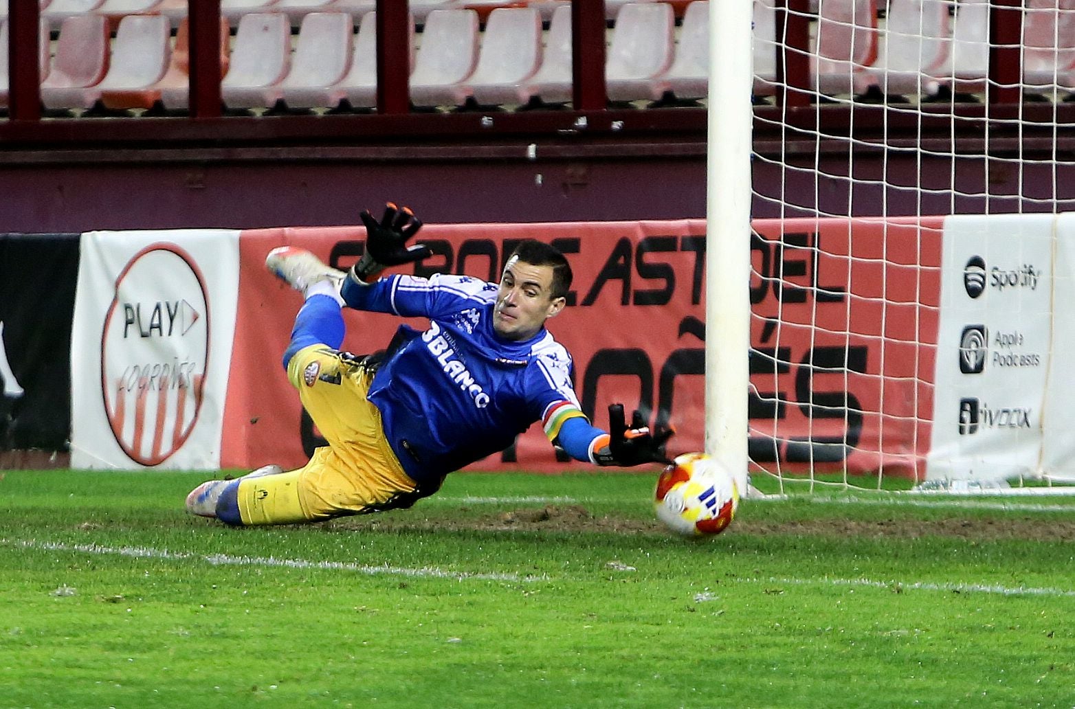 La SD Logroñés logra el triunfo ante el Ebro