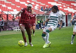 El DUX no levanta cabeza ante el Eibar