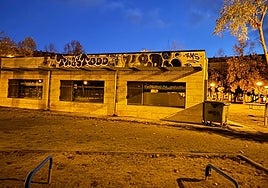 Las pintadas de la ludoteca del parque San Adrián, en el Teléfono del Lector