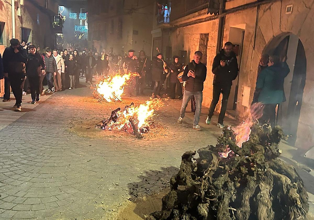 Los Marchos de Fuenmayor encienden más de cien hogueras